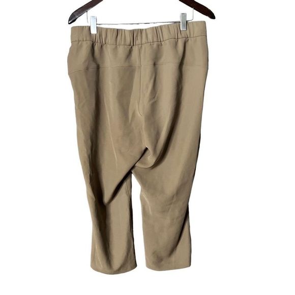 Lululemon On The Fly Crop 10 - Picture 4 of 6